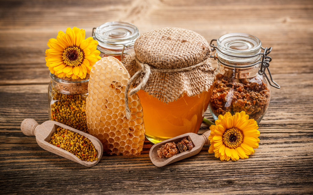 Мед содержит фруктозу