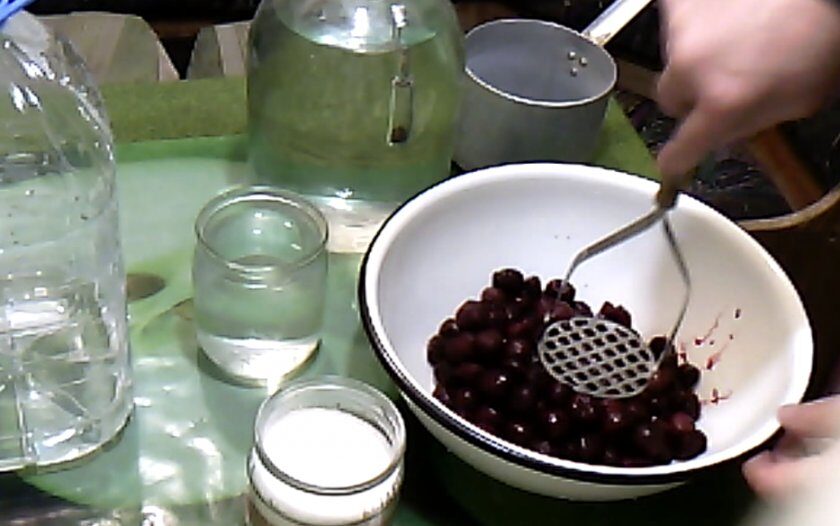 Рецепт приготовления вишневого ликера в домашних условиях