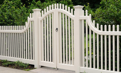 elegant-wooden-gate